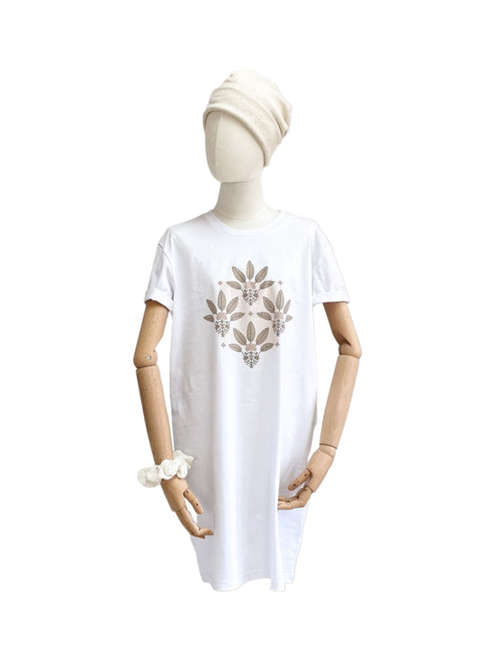 Load image into Gallery viewer, T-shirt dress / Girly palms / white

