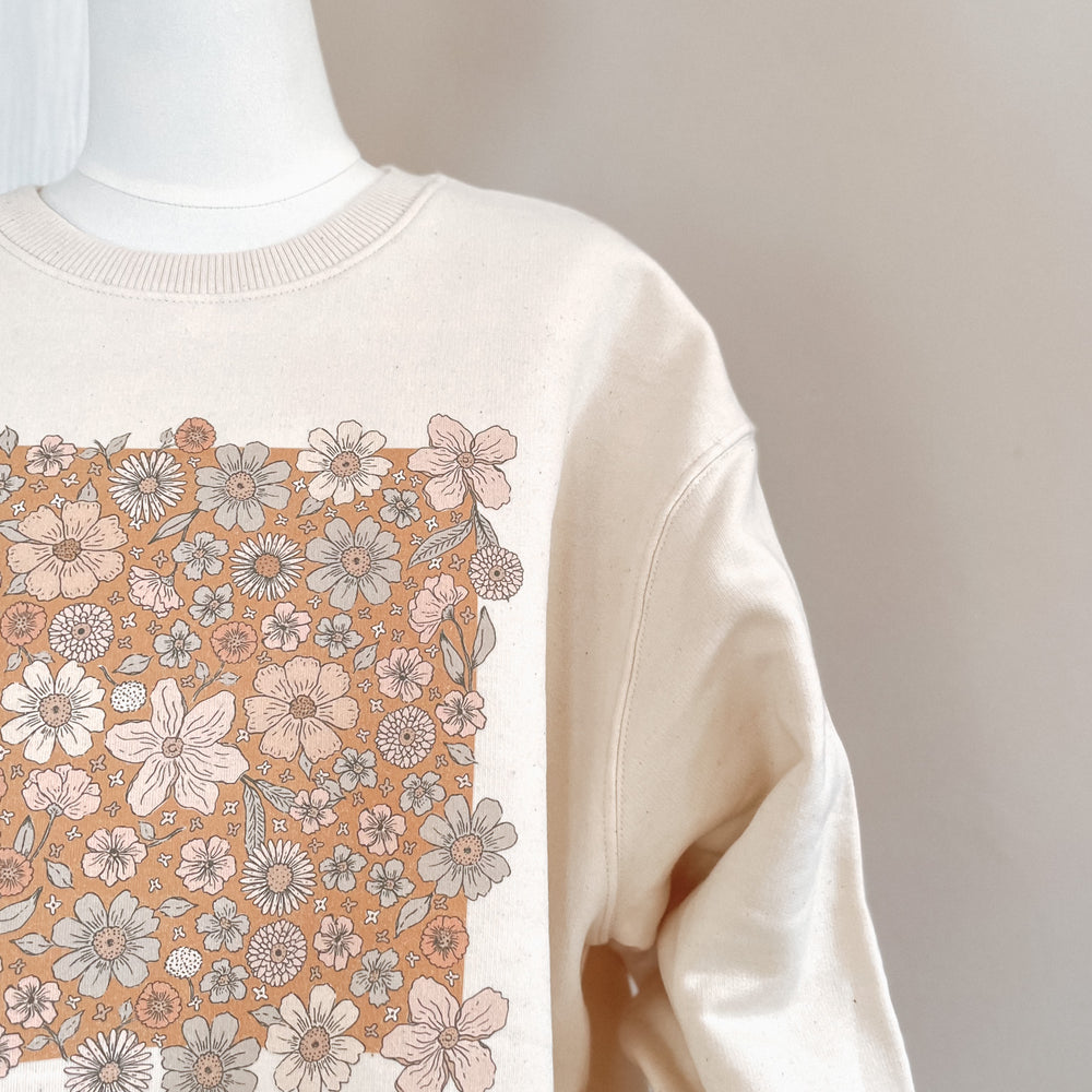 Oversized crewneck / Bold floral caramel / ecru