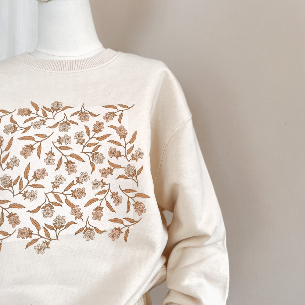 
                      
                        Oversized crewneck / Bell Flowers / ecru
                      
                    