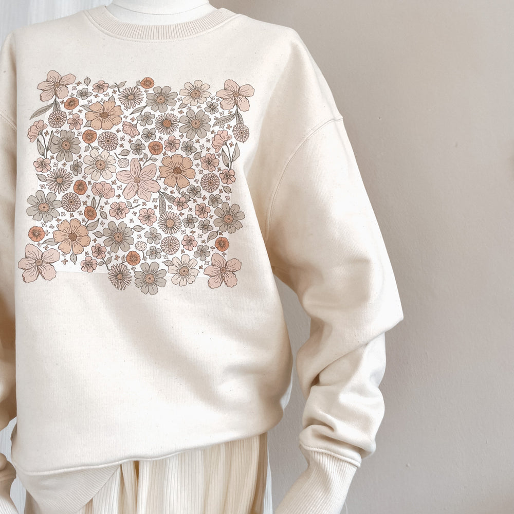 
                      
                        Oversized crewneck / Bold floral ecru / ecru
                      
                    