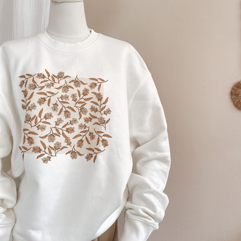 
                      
                        Oversized crewneck / Bell Flowers / off white
                      
                    