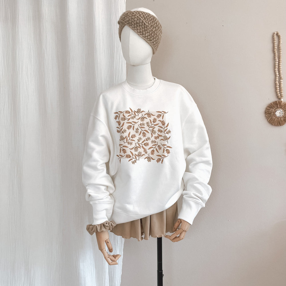 
                      
                        Oversized crewneck / Bell Flowers / off white
                      
                    