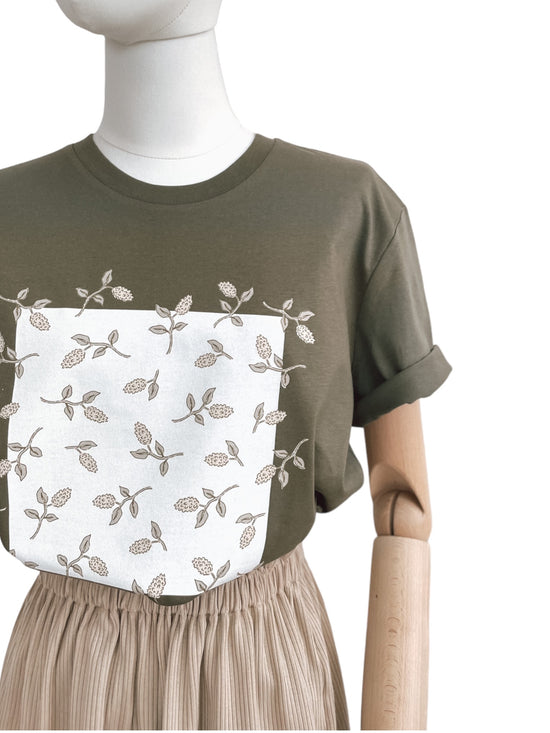 Load image into Gallery viewer, T-shirt / Simple floral / rosemary
