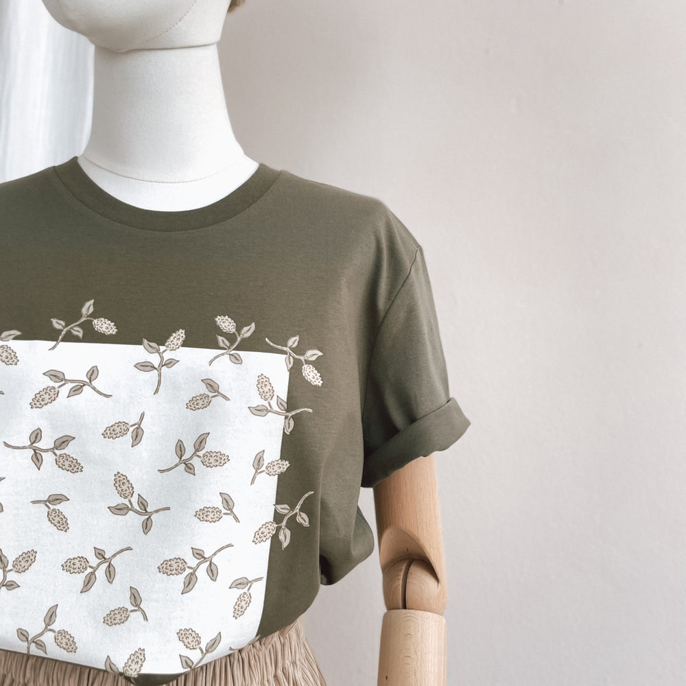 
                      
                        T-shirt / Simple floral / rosemary
                      
                    