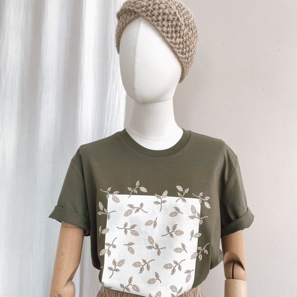 
                      
                        T-shirt / Simple floral / rosemary
                      
                    