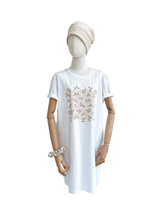 Load image into Gallery viewer, T-shirt dress / just floral / white
