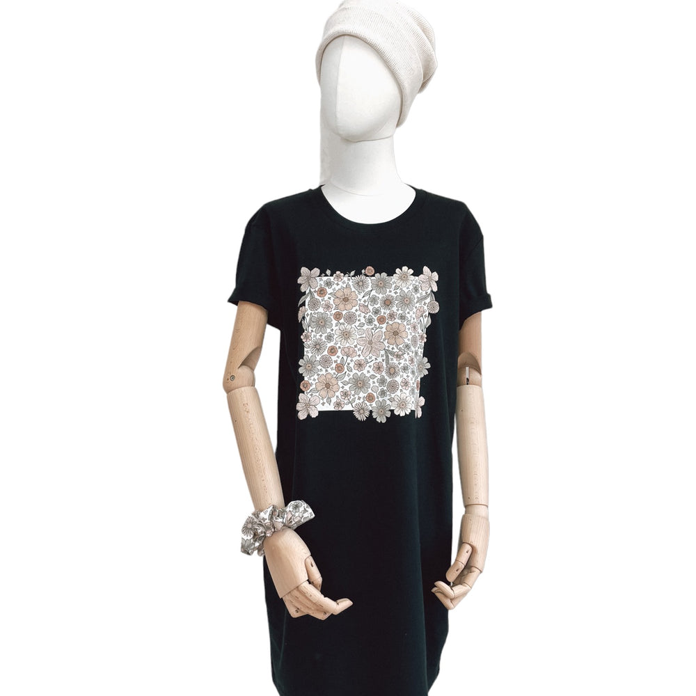 T-shirt obleka / ecru bold floral - black