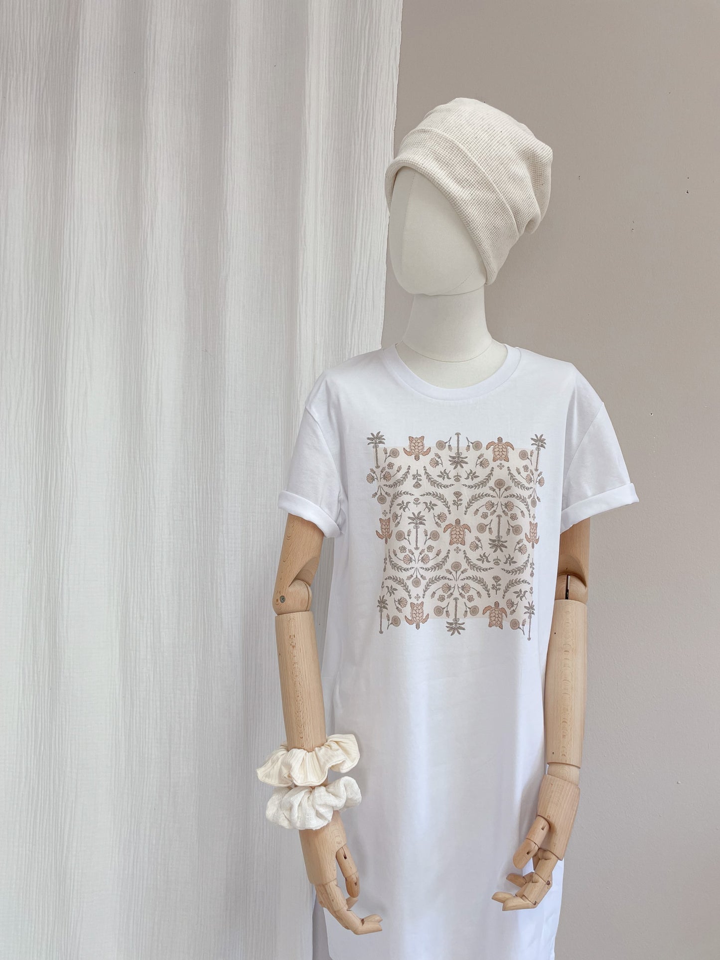 T-shirt dress / Oriental turtles / white