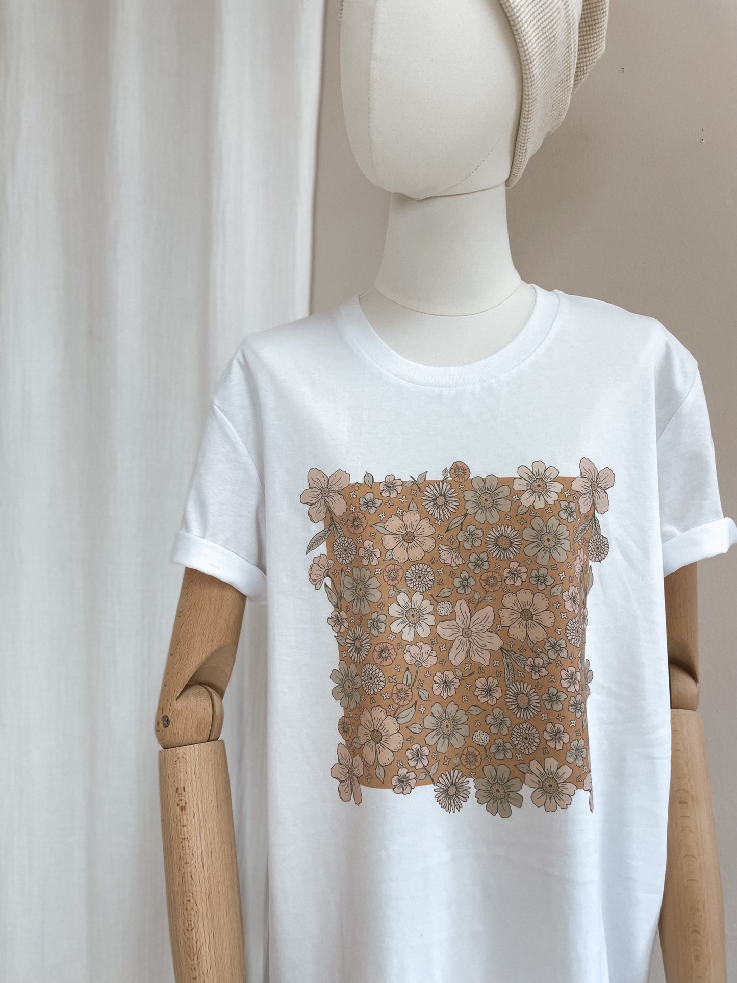 T-shirt dress / Caramel bold floral / white