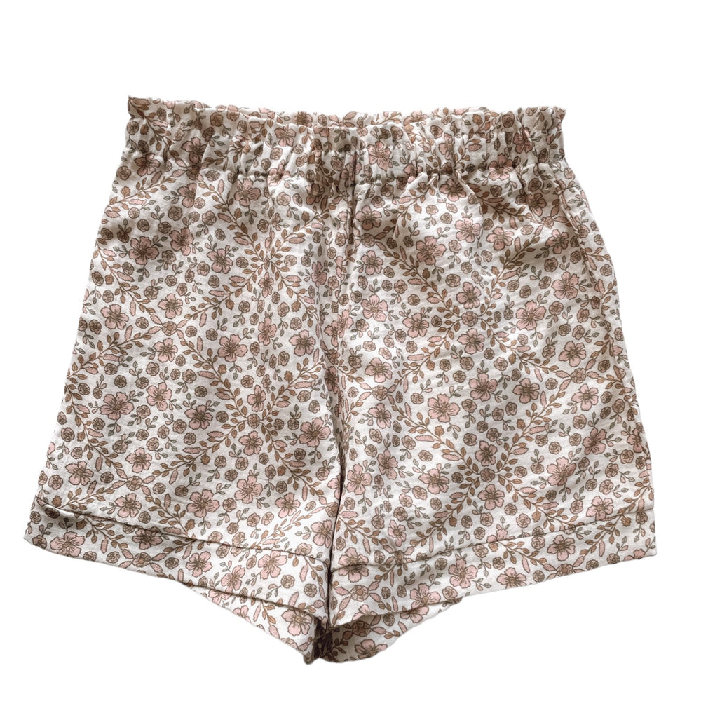 Muslin ruffle shorts / floral garland