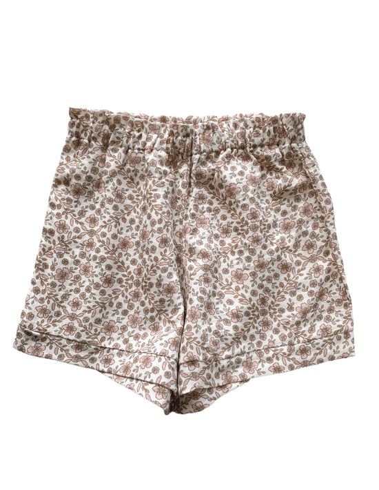 Muslin ruffle shorts / floral garland