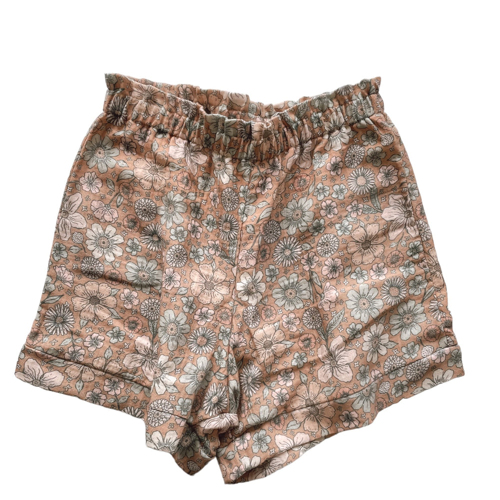 
                      
                        Muslin ruffle shorts / Caramel bold floral
                      
                    