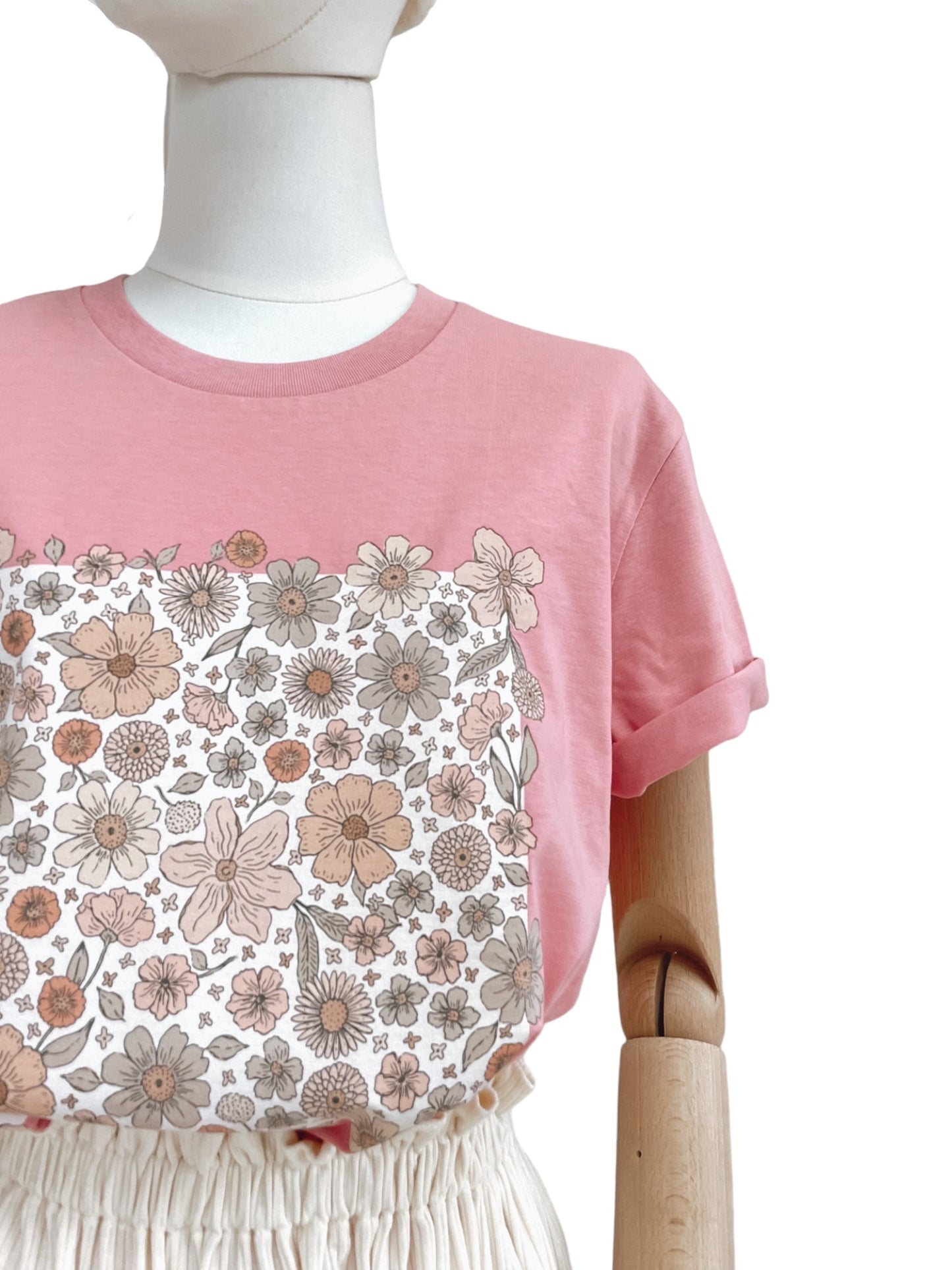 T-shirt / Bold floral ecru / bubble gum