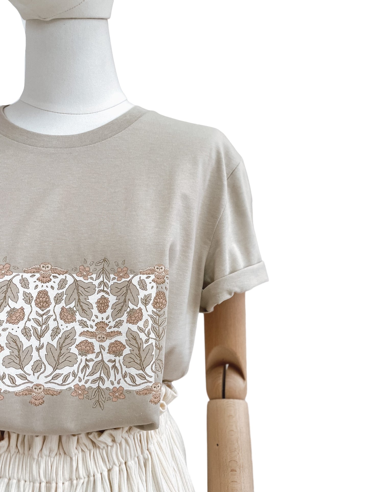 T-shirt / Ecru Botanical owls / sand