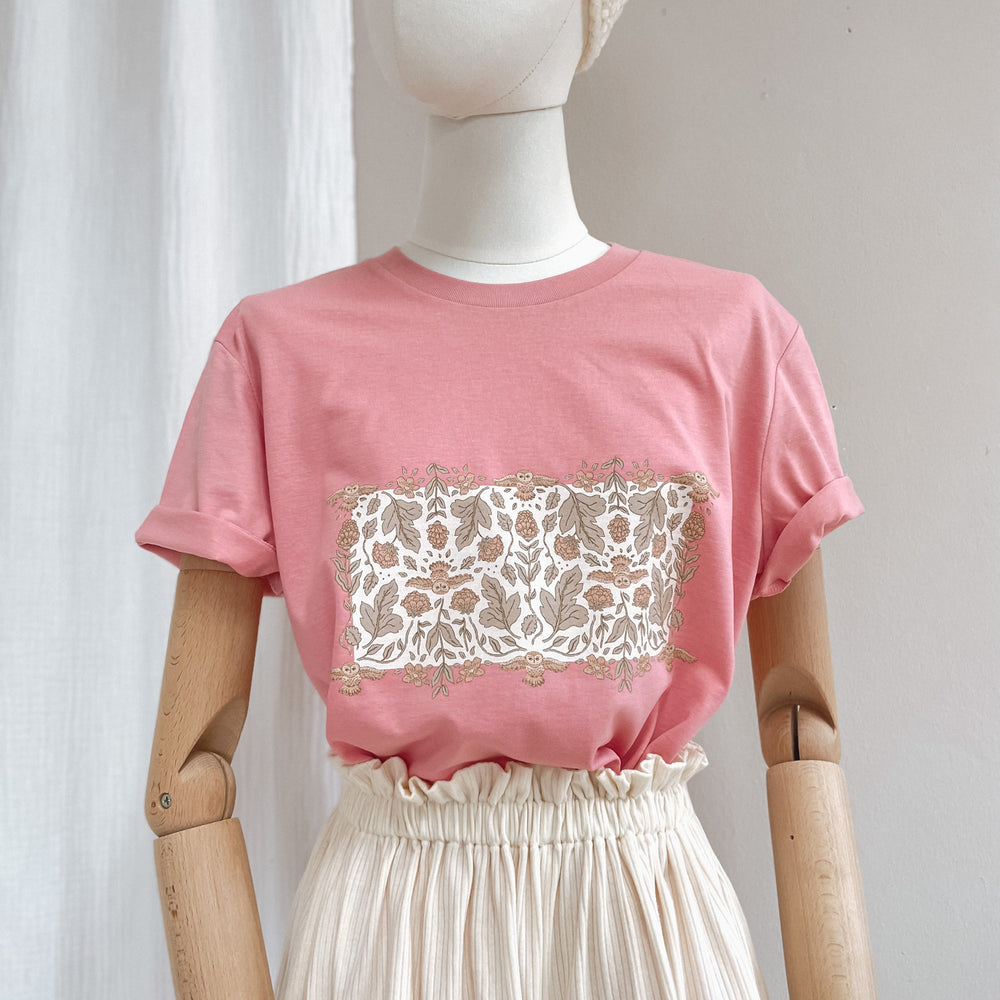 
                      
                        T-shirt / Ecru Botanical owls / bubble gum
                      
                    