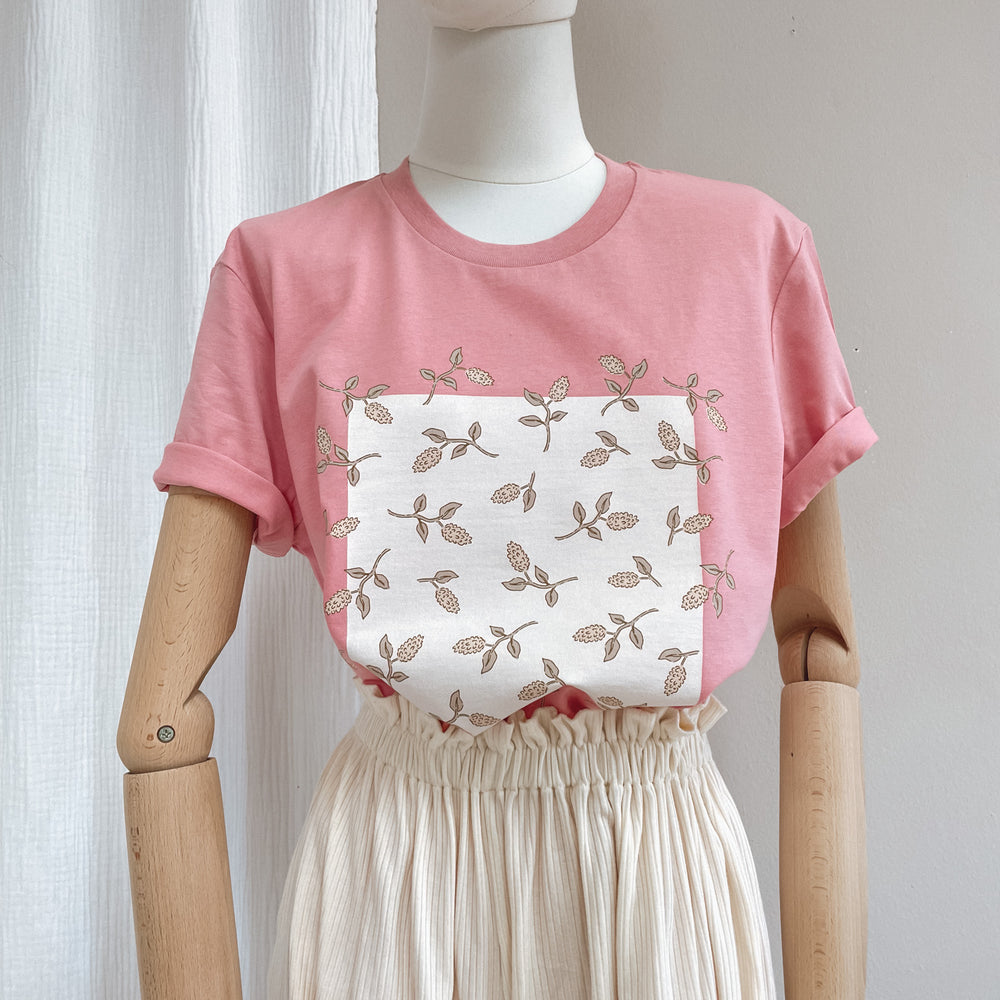 
                      
                        T-shirt / Simple floral / bubble gum
                      
                    