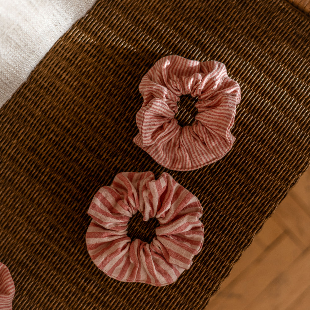 
                      
                        Wide Muslin Scrunchie/ stripes - peach
                      
                    