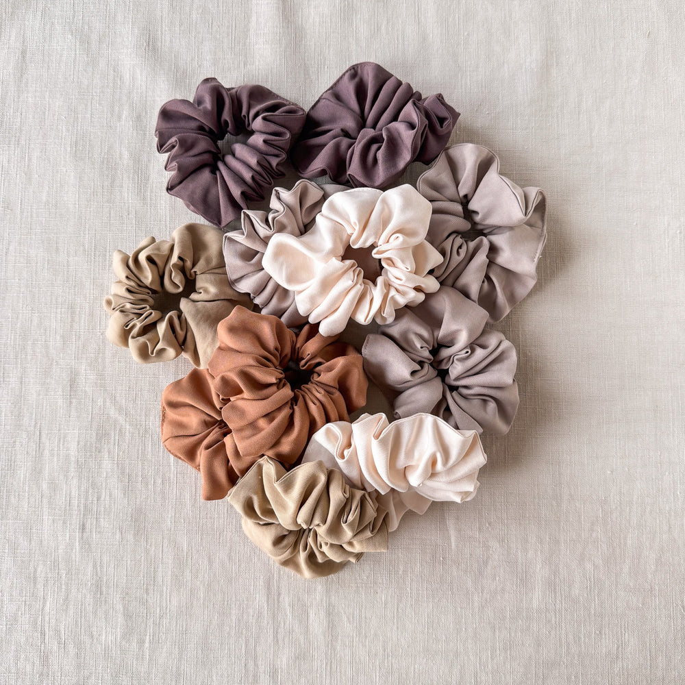 
                      
                        Scrunchie / viscose
                      
                    