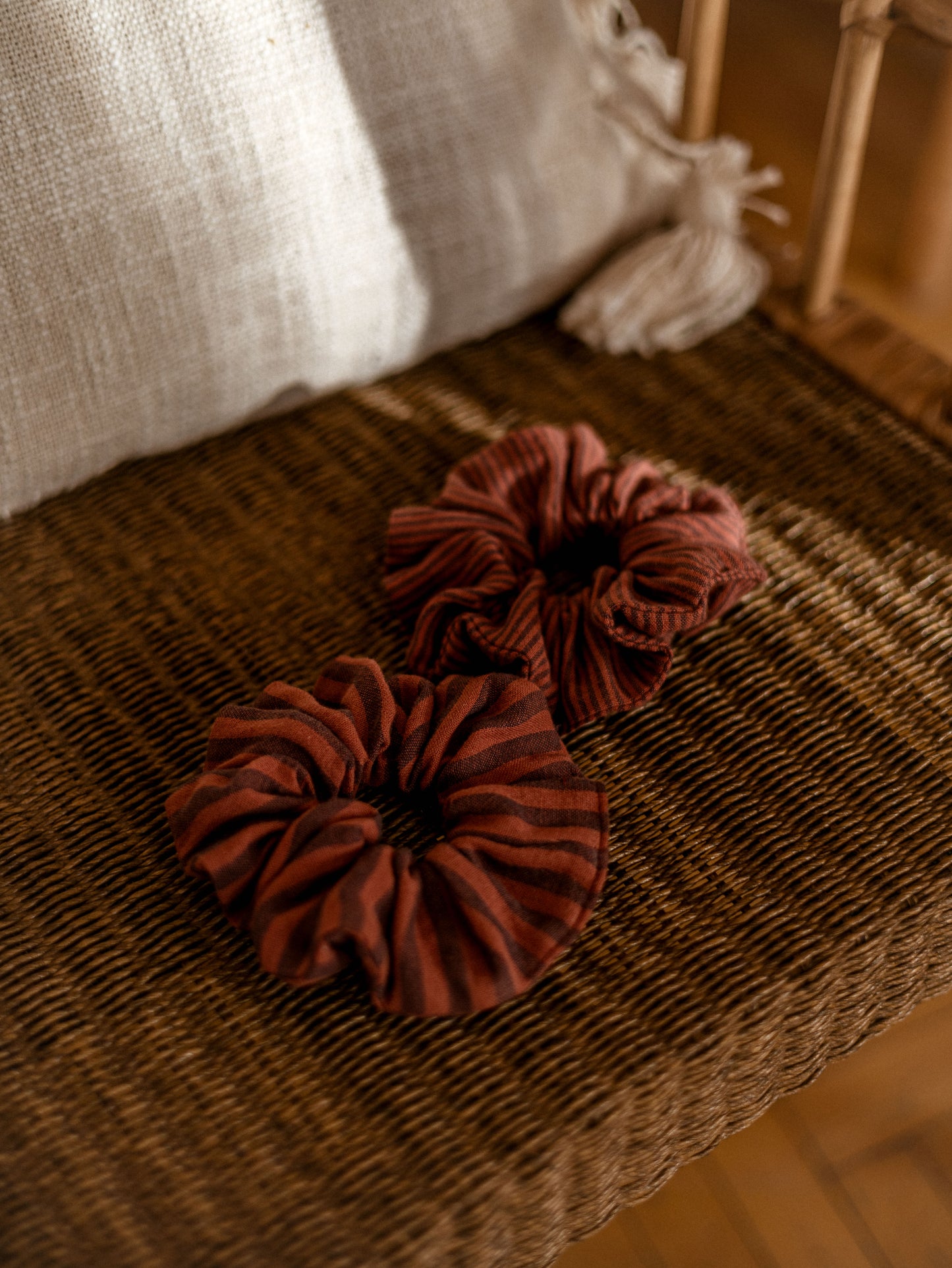 Wide Muslin Scrunchie/ stripes - chocolate