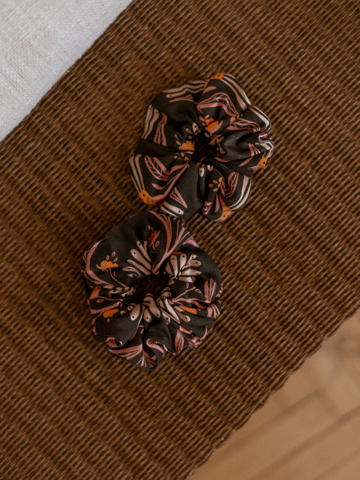 Wide Scrunchie/ abstract floral