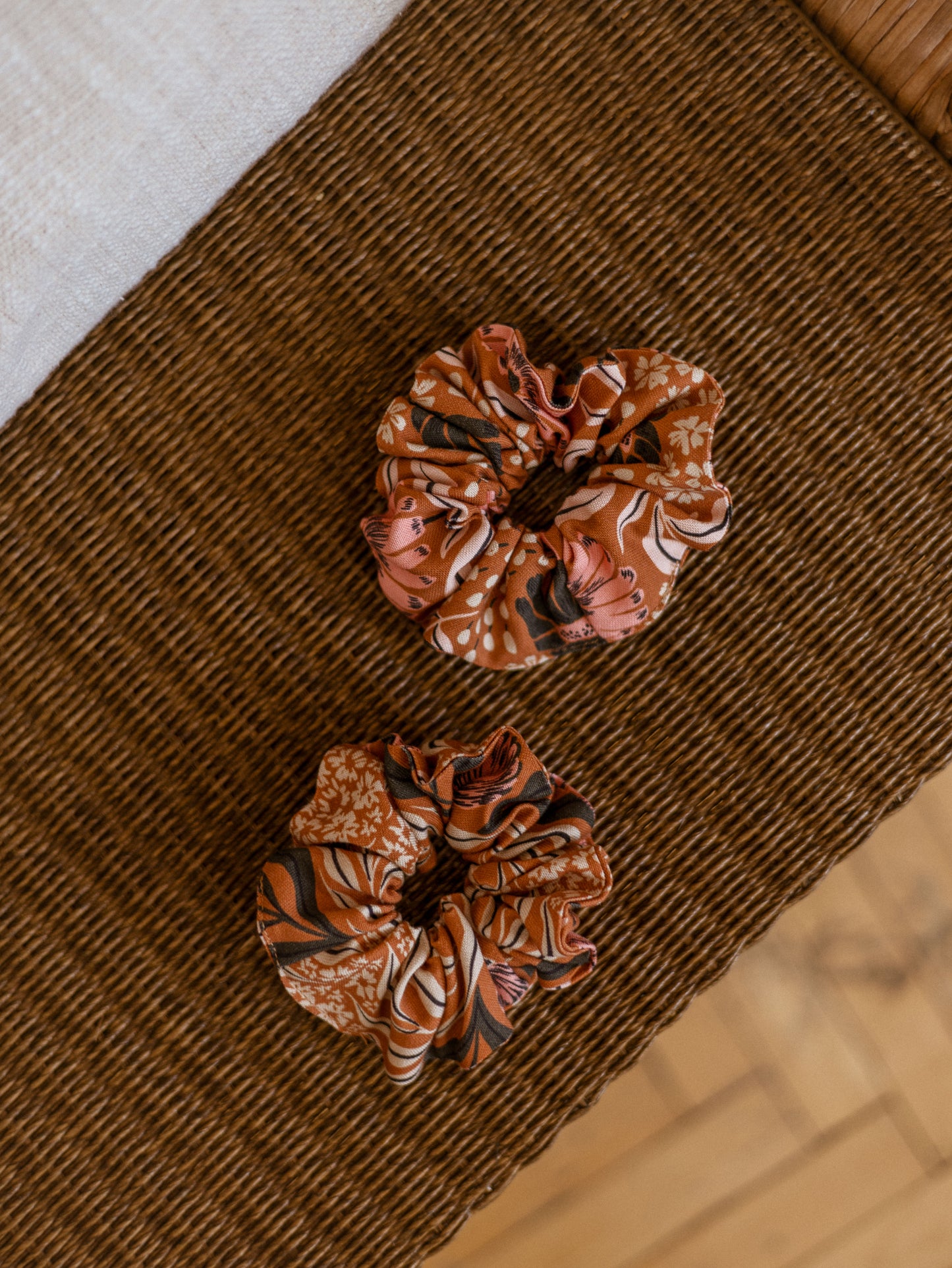 Wide Scrunchie/ bohemian floral - chocolate