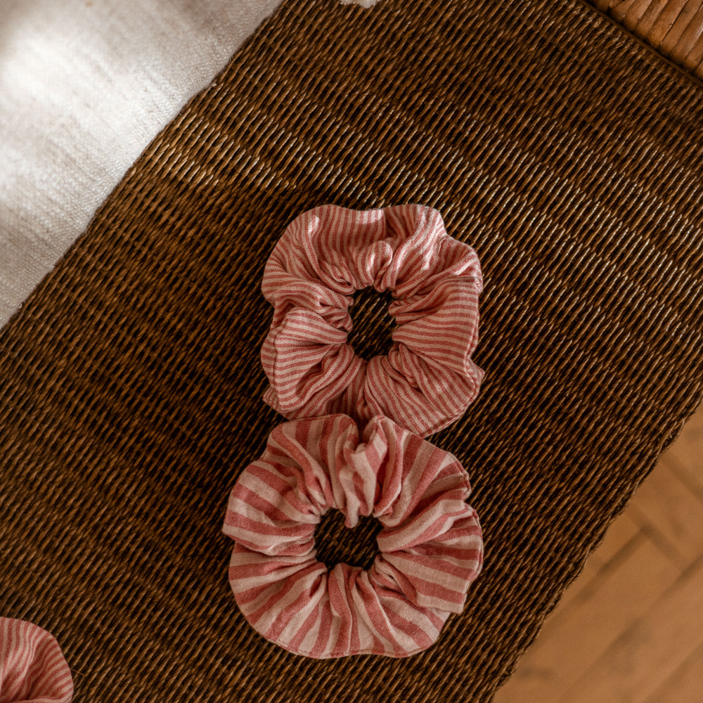 
                      
                        Wide Muslin Scrunchie/ stripes - peach
                      
                    