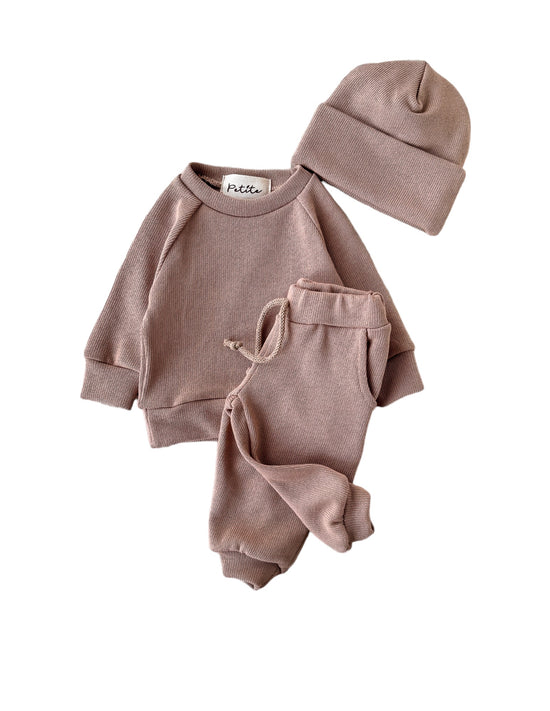 Load image into Gallery viewer, Knit sweatpants + sweater + beanie / dark beige
