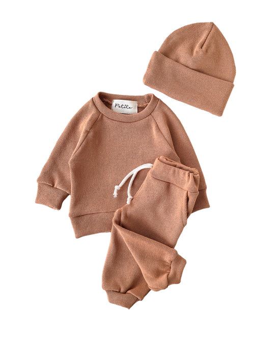 Knit sweatpants + sweater + beanie / cinnamon
