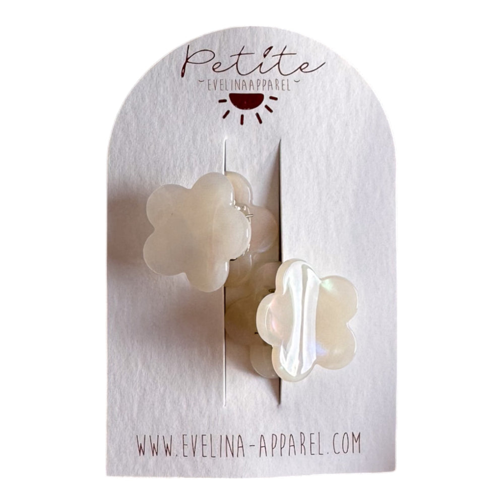 
                      
                        Little flower hair claws set / milk
                      
                    