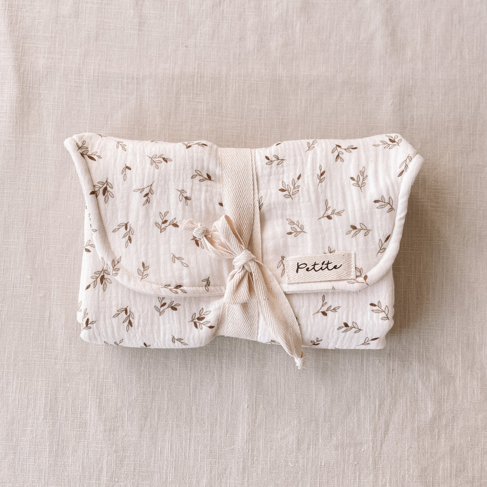 
                      
                        Newborn set / olive branch
                      
                    