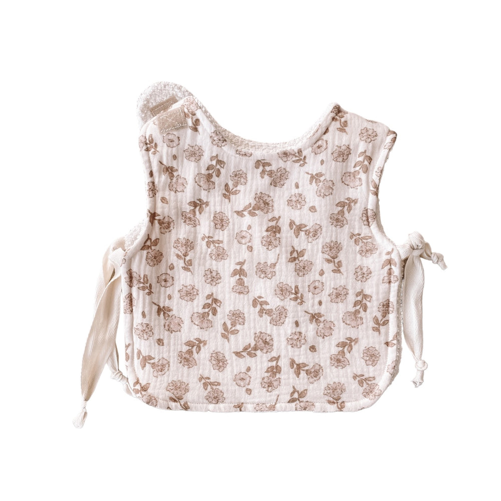 
                      
                        Baby & toddler bib / blossom
                      
                    