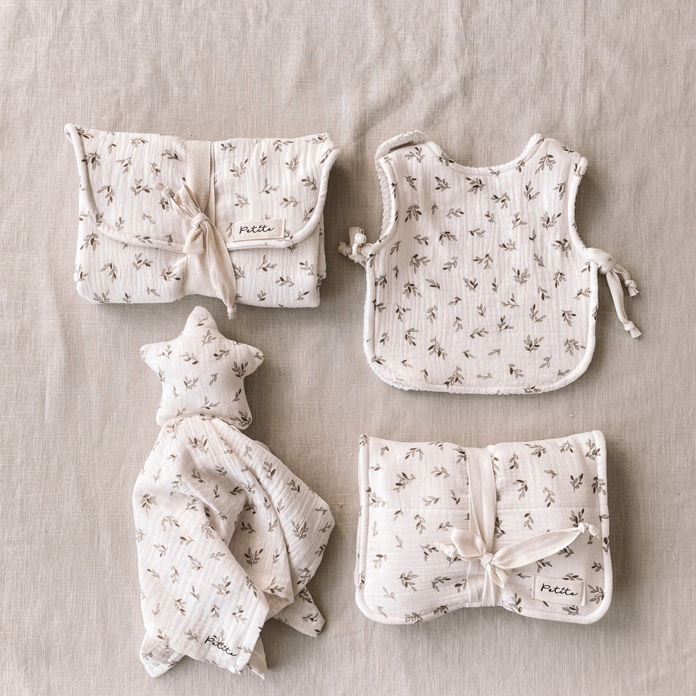 
                      
                        Little star cuddle cloth / olive branch
                      
                    