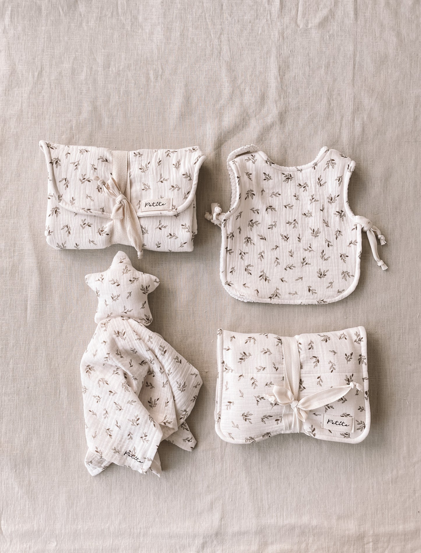 Little star cuddle cloth / olive branch