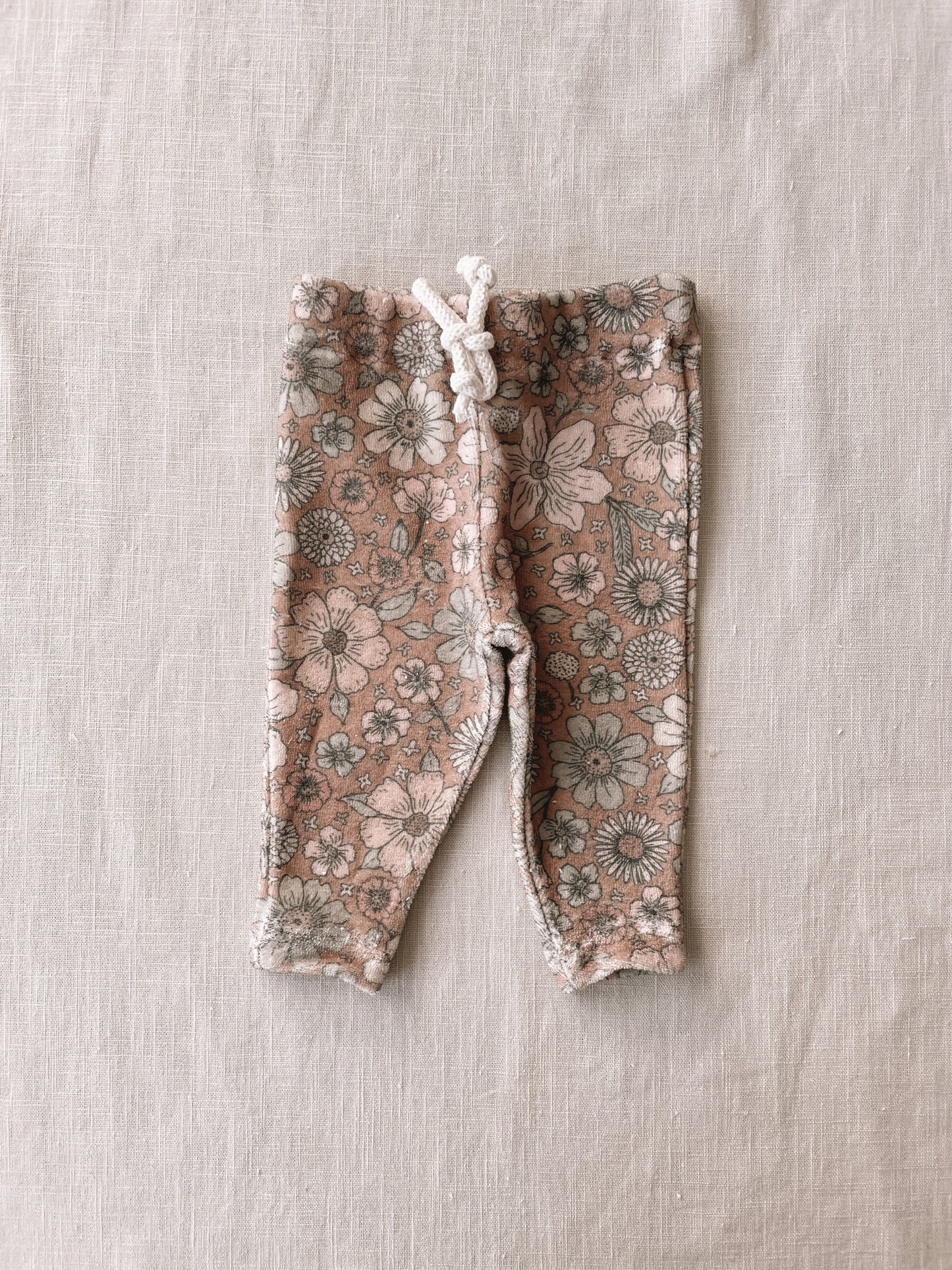 Terry leggings / bold floral caramel