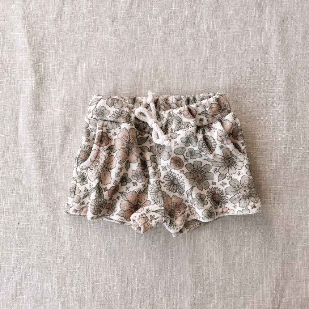 
                      
                        Terry shorts / bold floral ecru
                      
                    