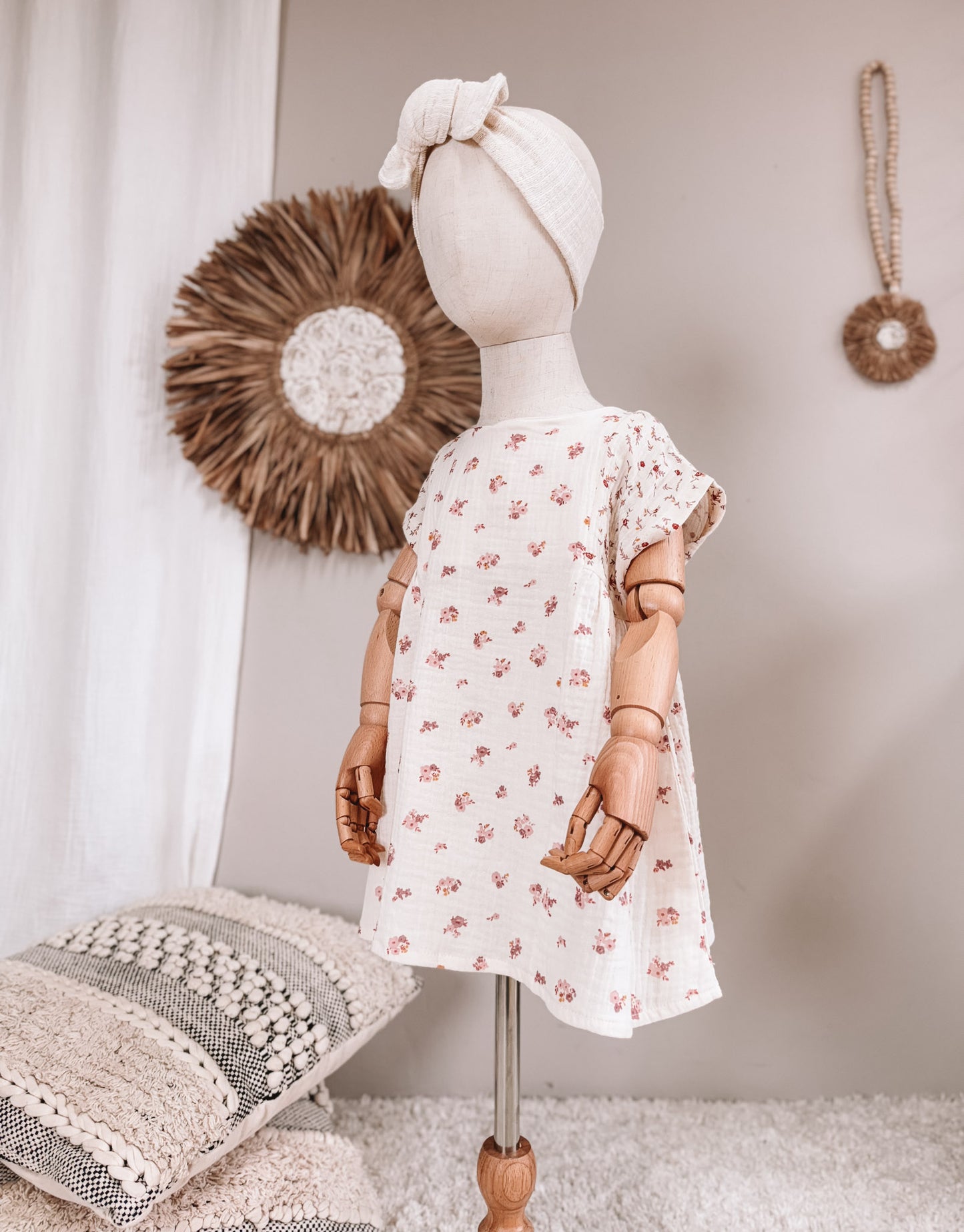 Load image into Gallery viewer, Malia baby dress / vintage floral
