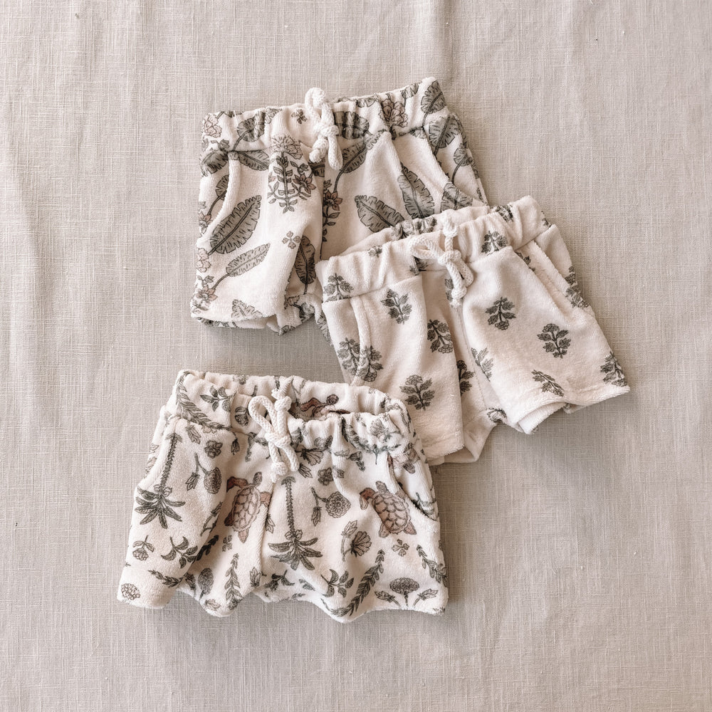 
                      
                        Terry shorts / girly palms
                      
                    