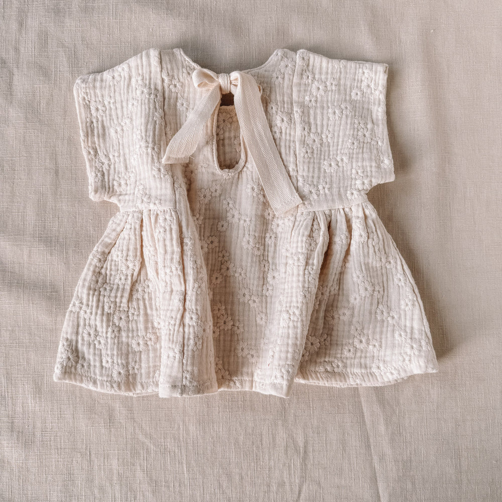 
                      
                        Malia baby dress / embroidered ecru
                      
                    