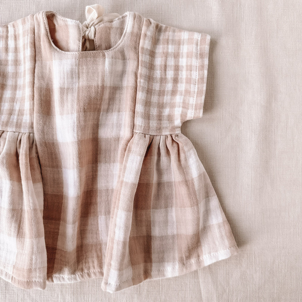 
                      
                        Malia baby dress / gingham
                      
                    