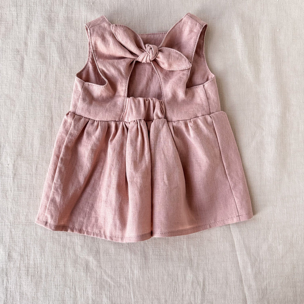 
                      
                        Arabella baby dress / linen - vintage rose
                      
                    