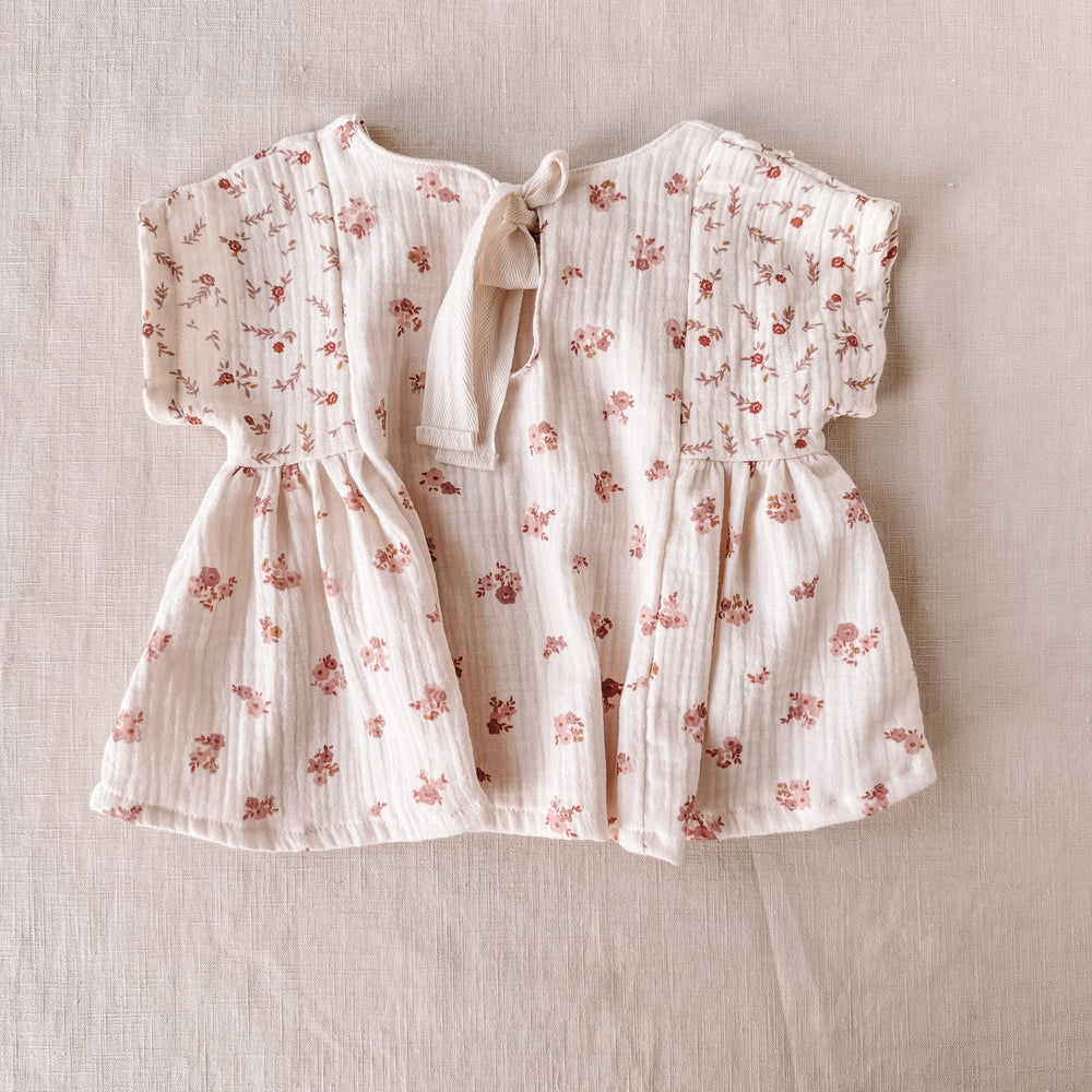 
                      
                        Malia baby dress / vintage floral
                      
                    