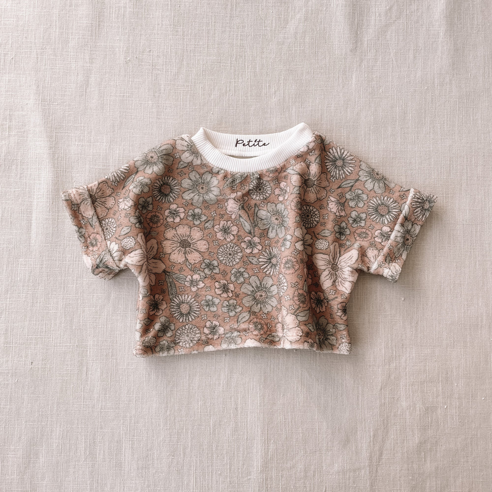 
                      
                        Terry t-shirt / bold floral caramel
                      
                    