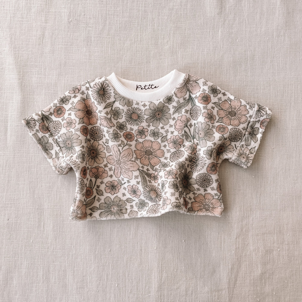 
                      
                        Terry t-shirt / bold floral ecru
                      
                    