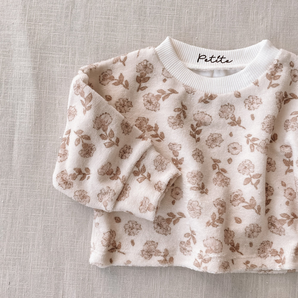 
                      
                        Terry sweater / blossom
                      
                    