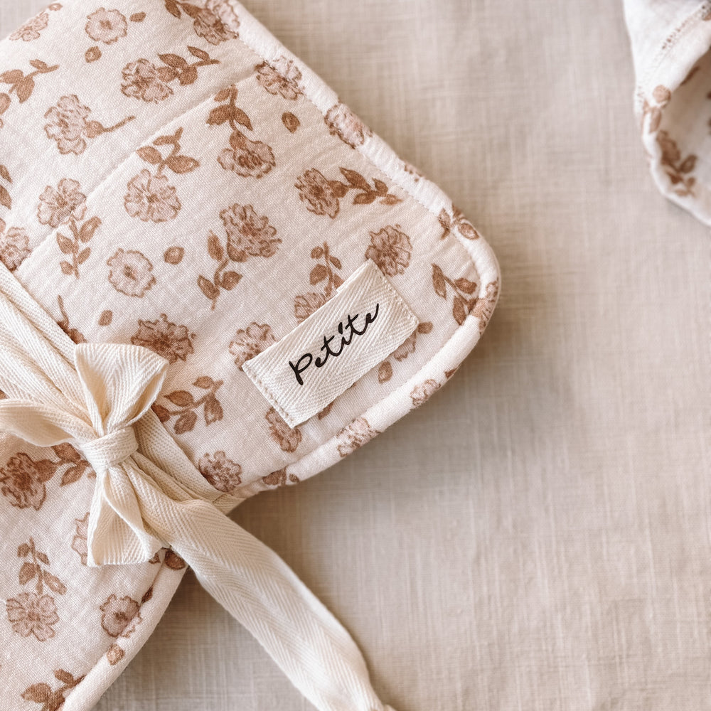 
                      
                        Diaper bag / blossom
                      
                    