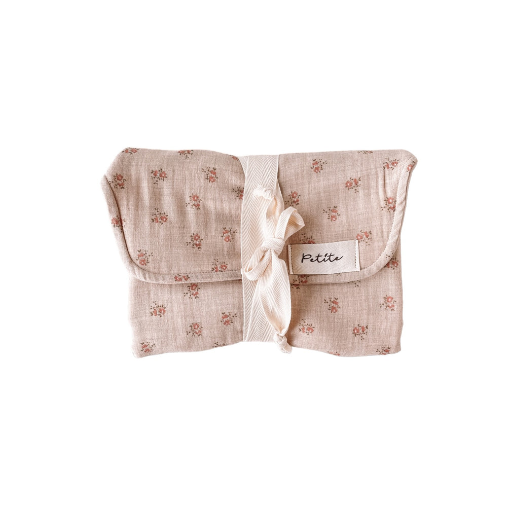 
                      
                        Diaper changing pad / melange floral beige
                      
                    