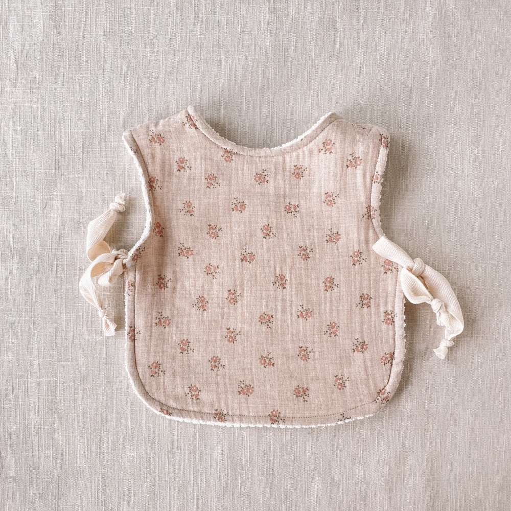 
                      
                        Newborn set / melange floral beige
                      
                    