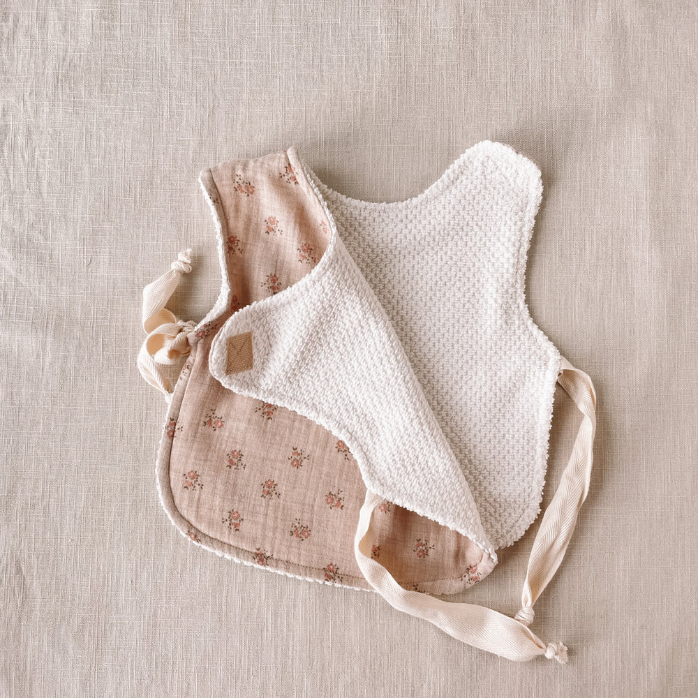 
                      
                        Copy of Baby & toddler bib / melange floral beige
                      
                    