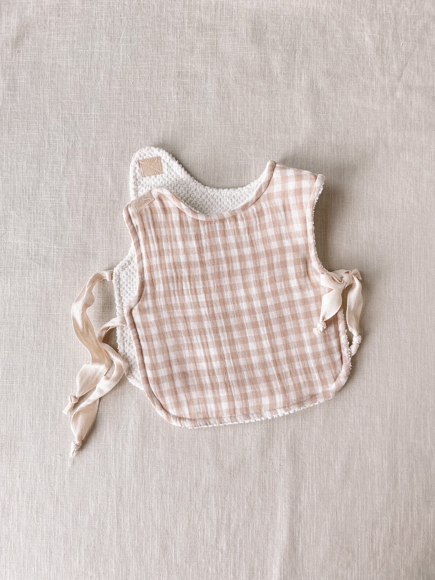 Baby & toddler bib / checkers