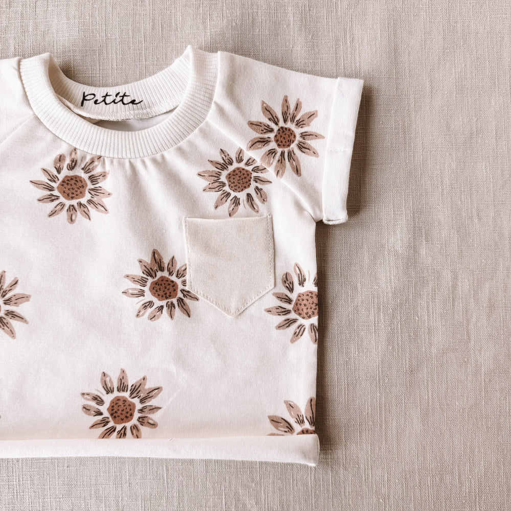 
                      
                        Jersey t-shirt / sunflowers
                      
                    